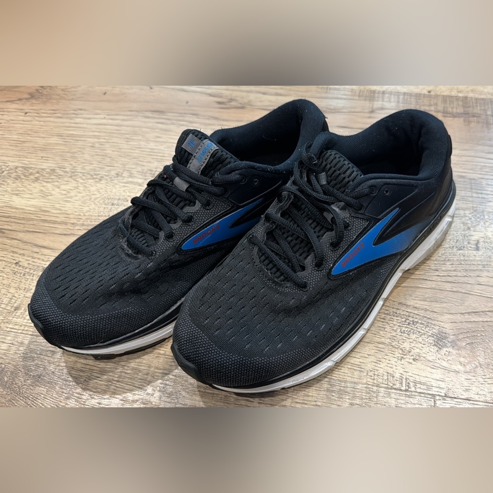 Men’s Brooks sneakers